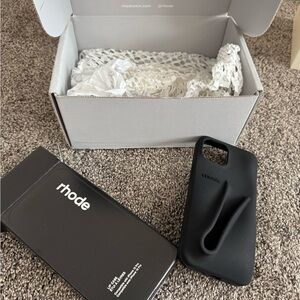 New Authentic Rhode Black Lip Case For iPhone 15 (sold out)